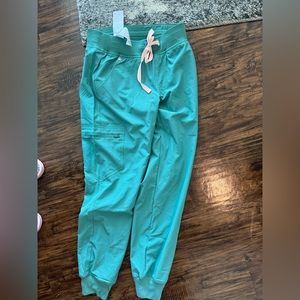 New green figs jogger pants